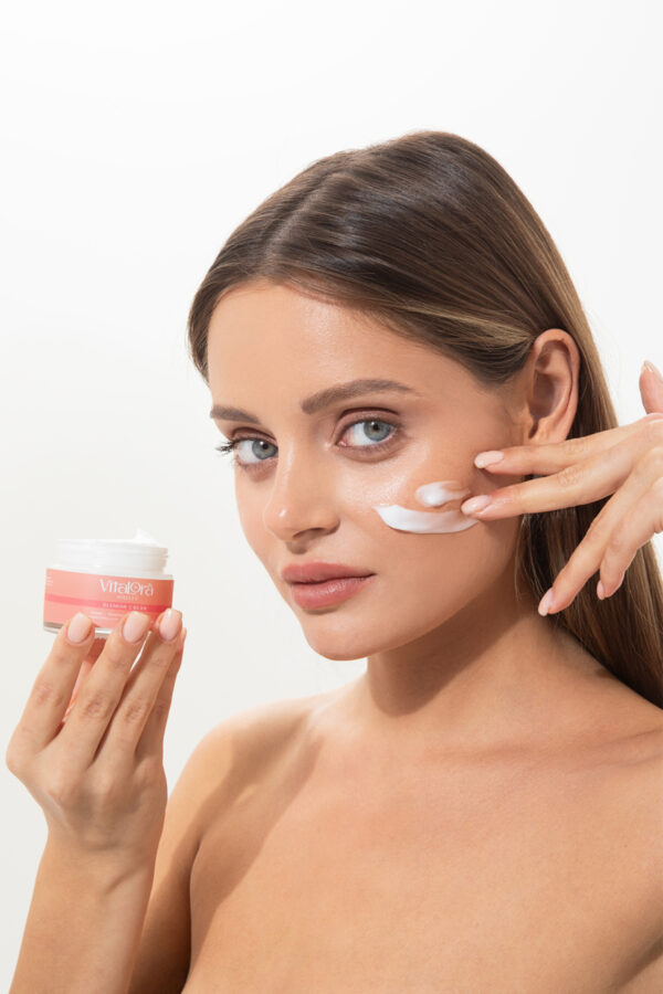 Vitalora Evenglow Leke Karşıtı Krem